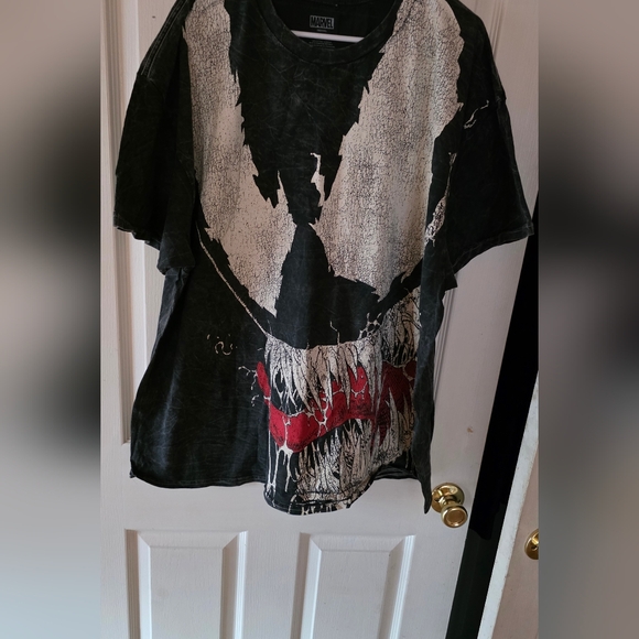 Marvel Black and White Venom Graphic Tee - Picture 5 of 8